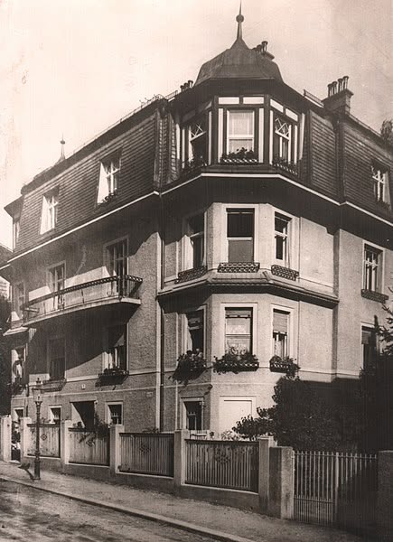 Ulica Adolfa pl. Mošinskog 14 (danas Nazorova) oko 1913. godine (Foto Oton Munder)